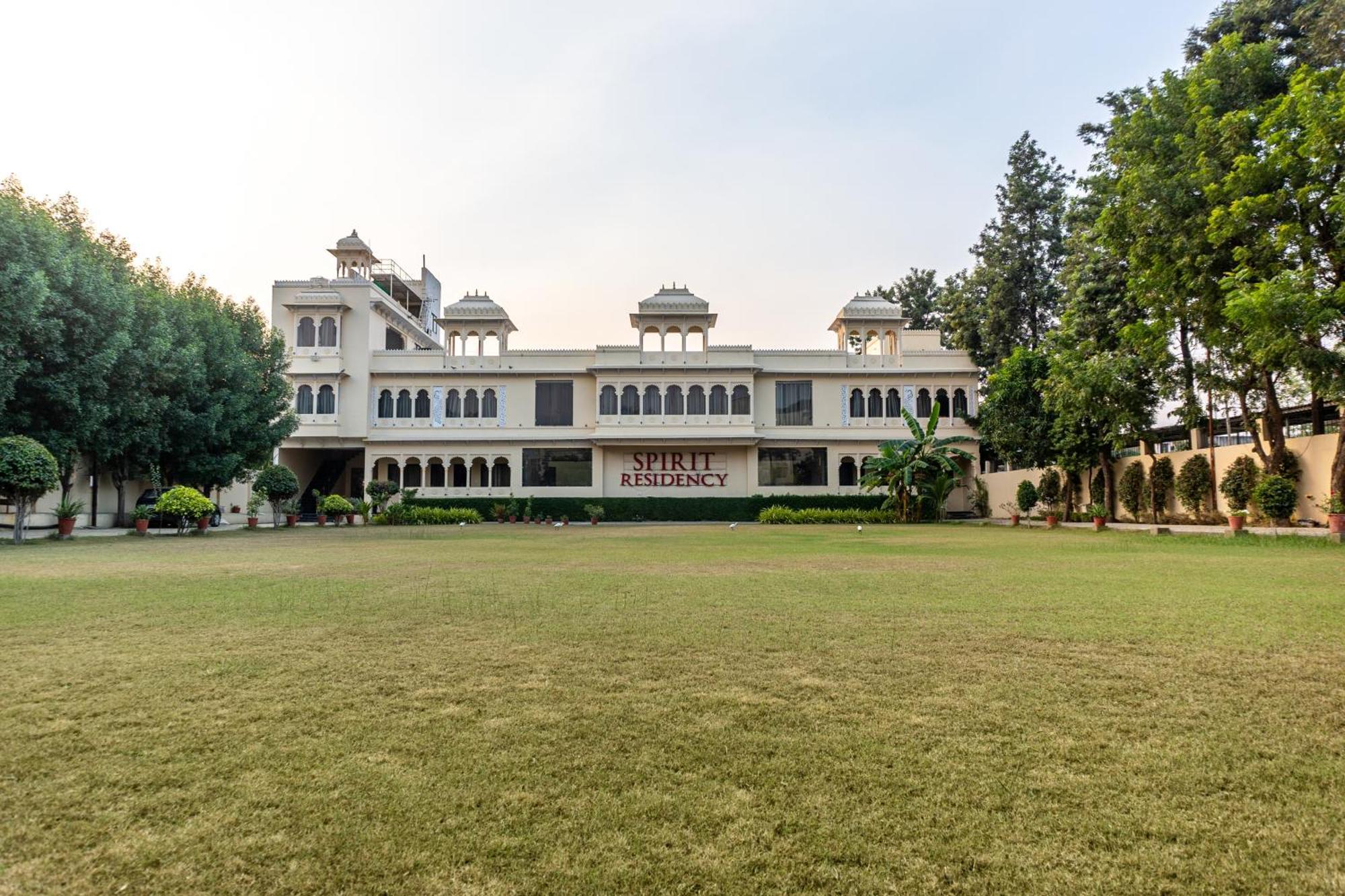Treebo Spirit Residency Hotel Udaipur Luaran gambar